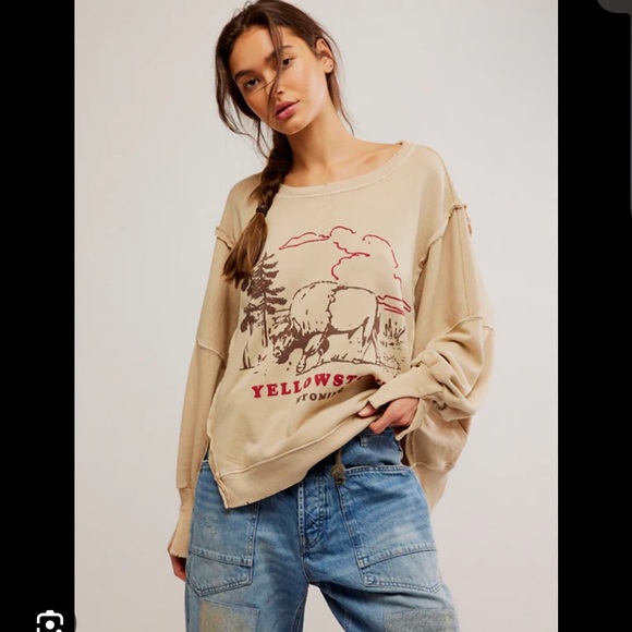 We The Free Tops - Free People - We The Free Graphic Camden. Size Small